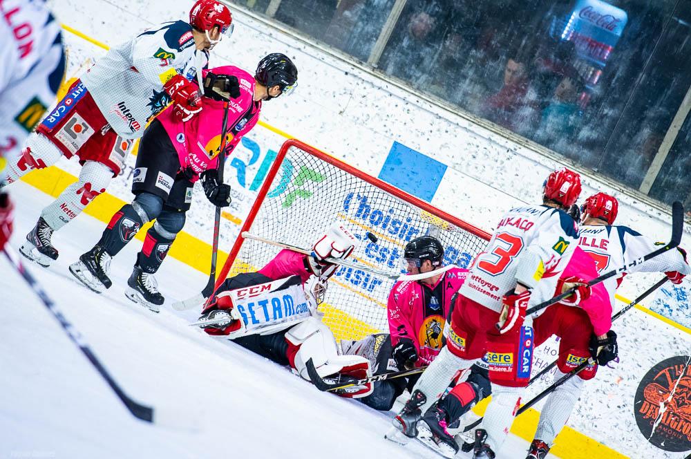 Chamonix  3 - 6 Grenoble 