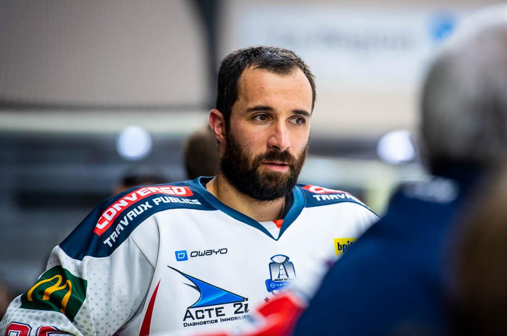 Chamonix  3 - 6 Grenoble 