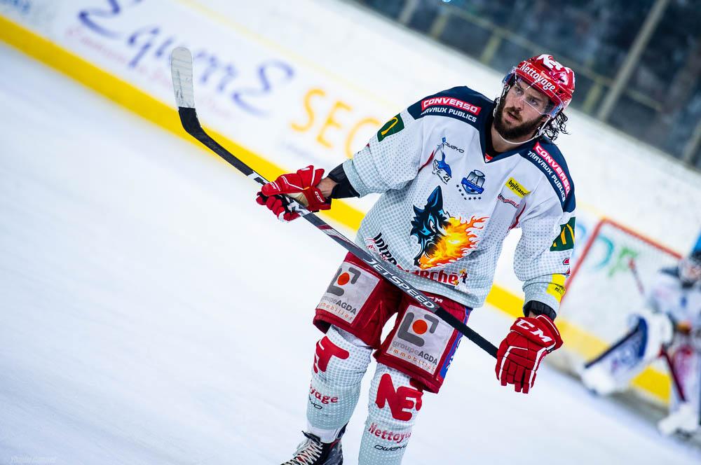 Chamonix  3 - 6 Grenoble 