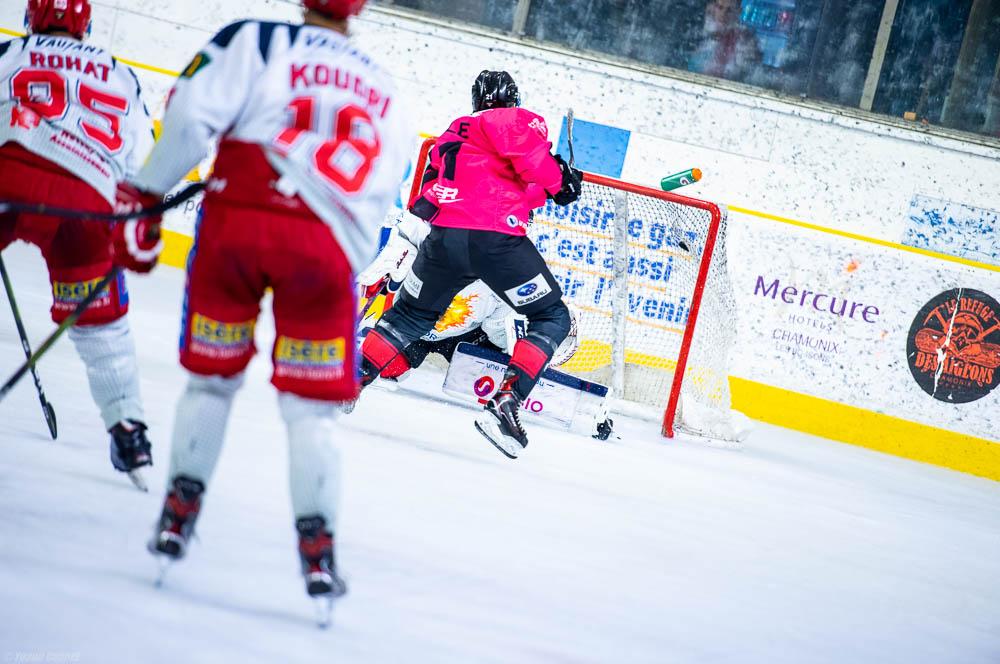 Chamonix  3 - 6 Grenoble 