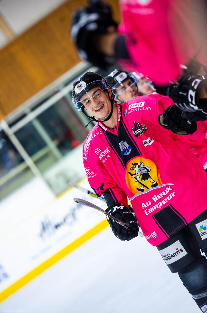 Chamonix  3 - 6 Grenoble 