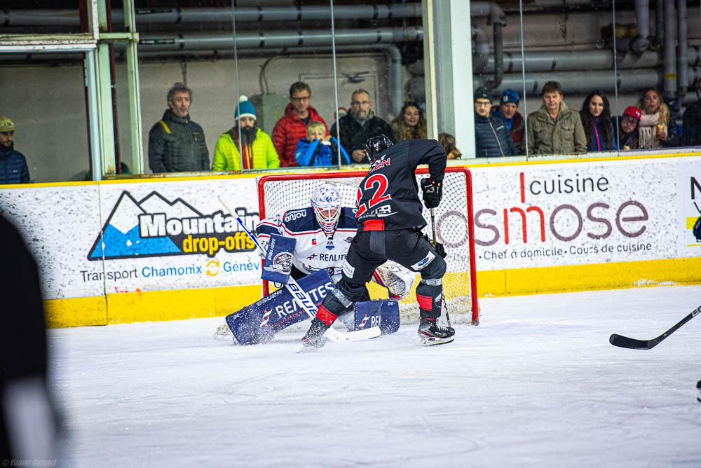 Chamonix  6 - 3 Angers 
