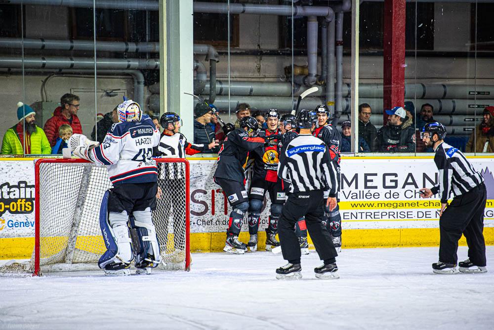 Chamonix  6 - 3 Angers 