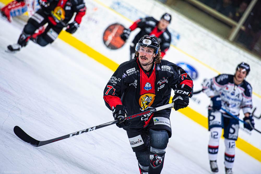 Chamonix  6 - 3 Angers 