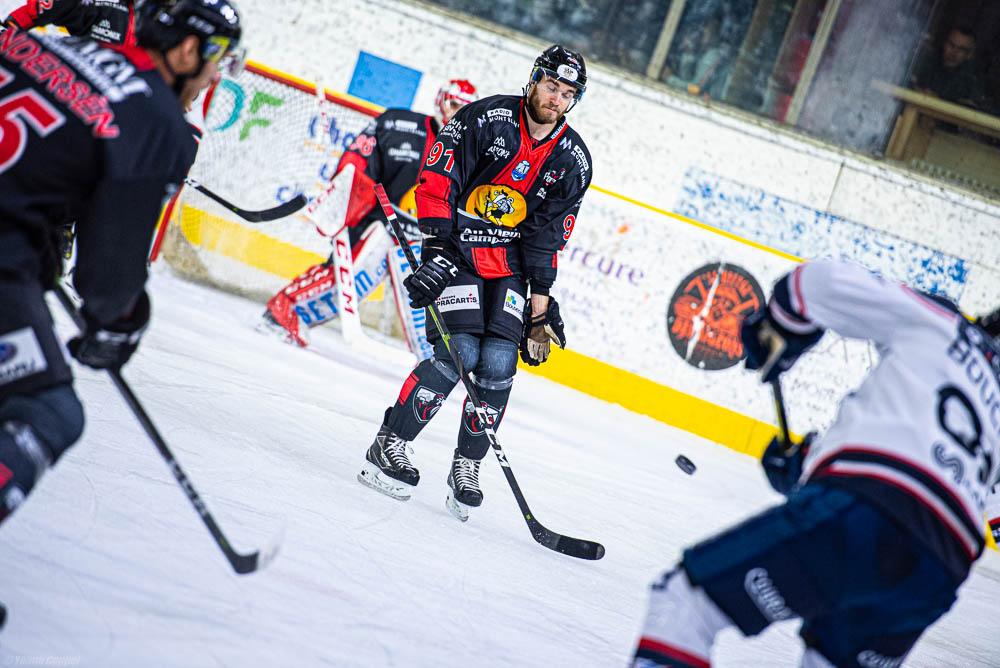 Chamonix  6 - 3 Angers 