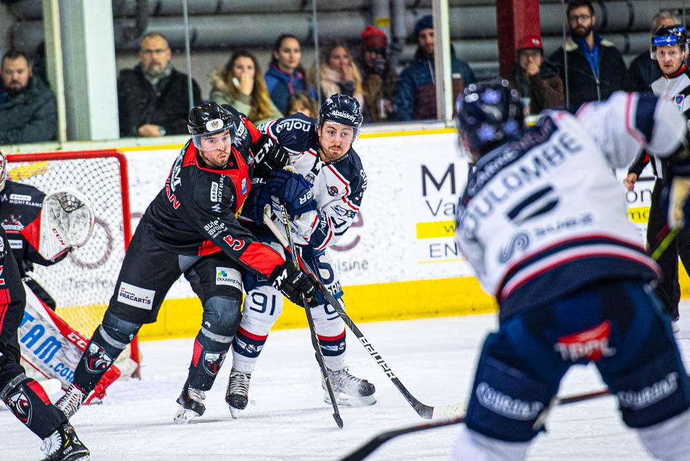 Chamonix  6 - 3 Angers 