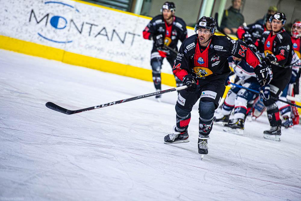 Chamonix  6 - 3 Angers 