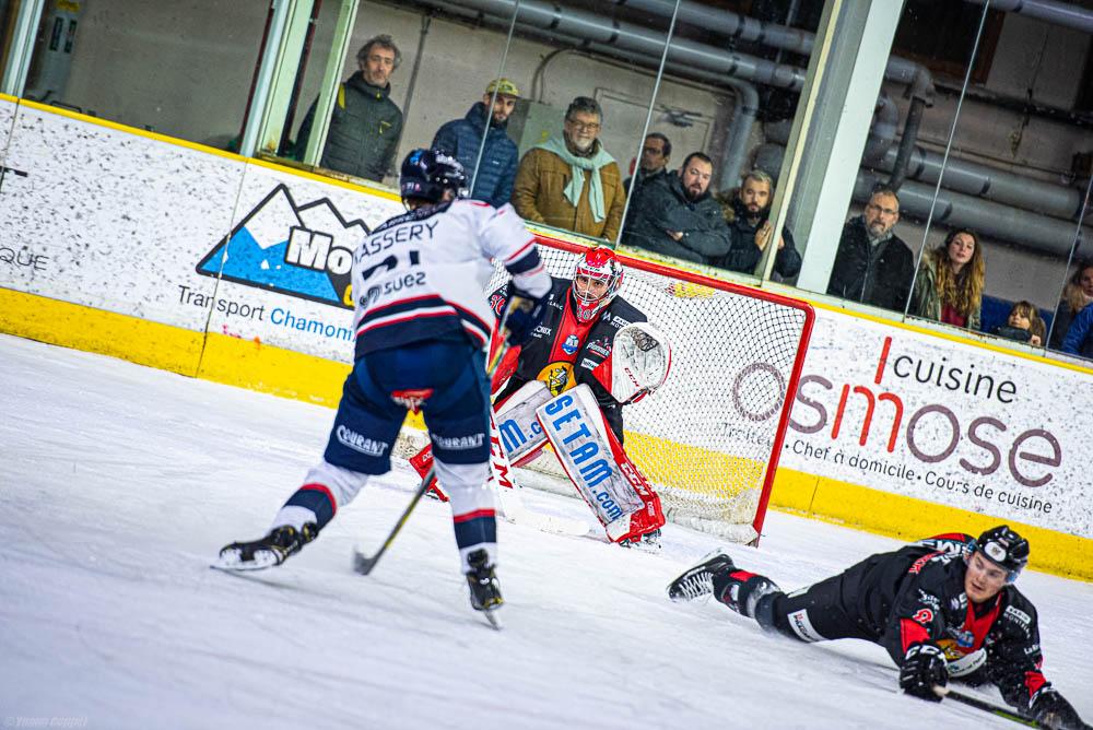 Chamonix  6 - 3 Angers 