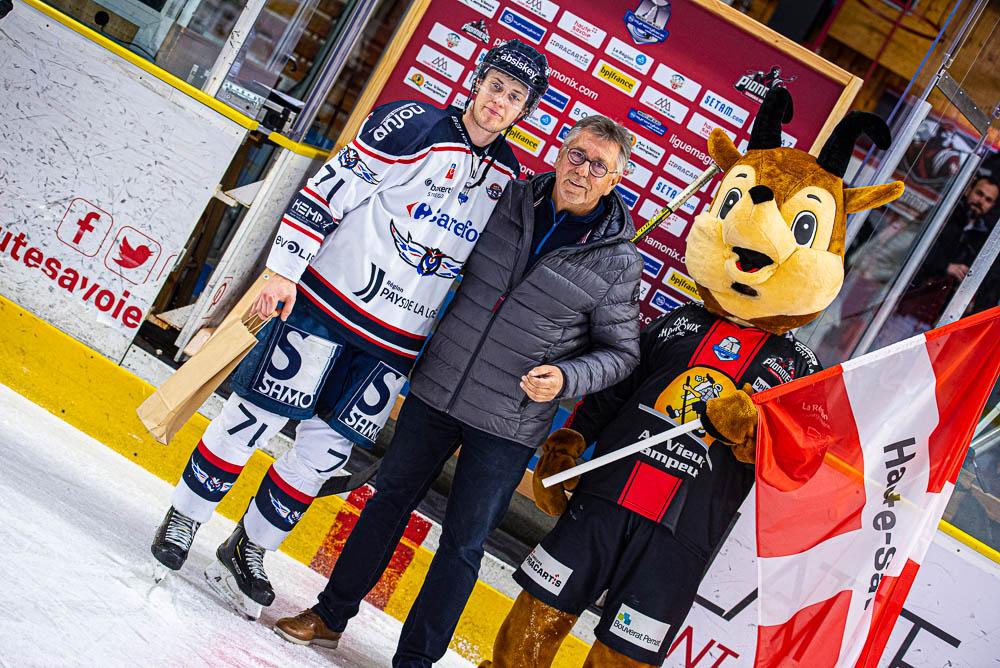 Chamonix  6 - 3 Angers 