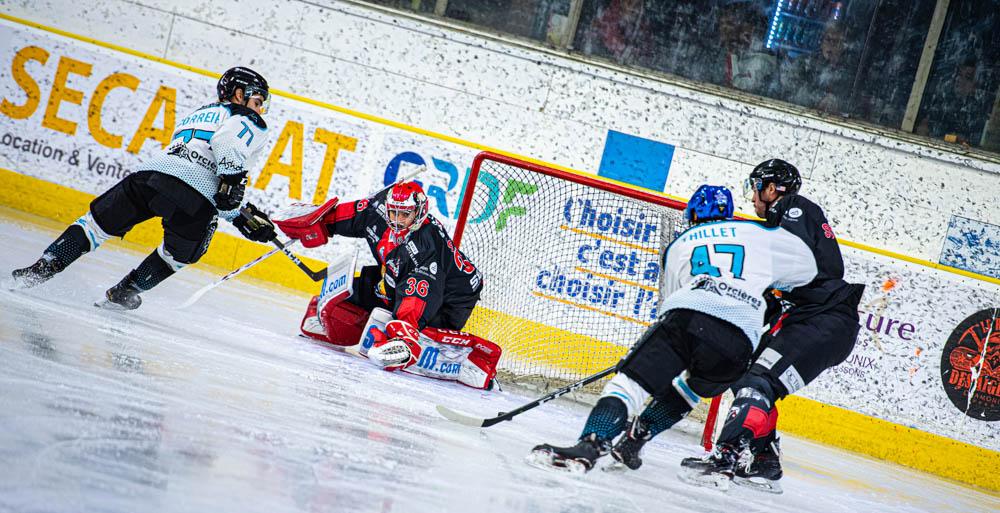 Chamonix  4 - 3 Gap 