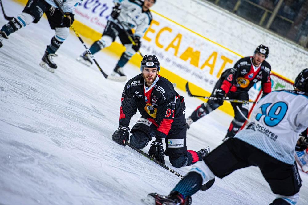 Chamonix  4 - 3 Gap 