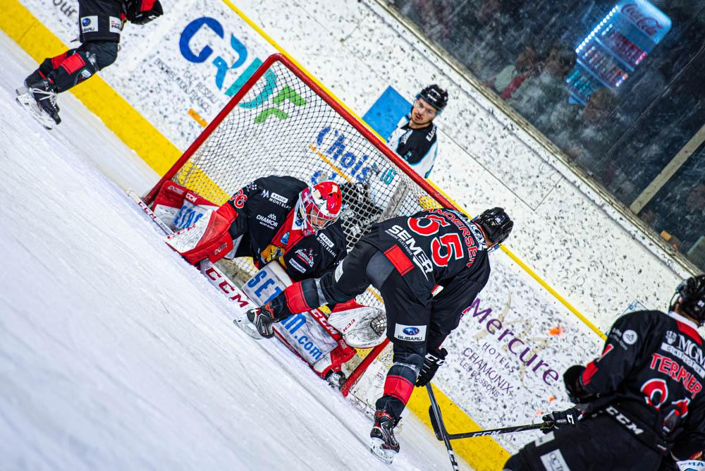 Chamonix  4 - 3 Gap 