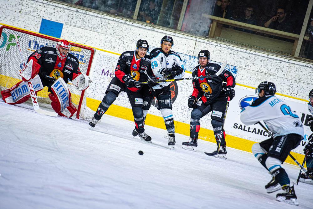 Chamonix  4 - 3 Gap 