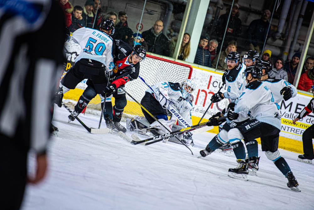 Chamonix  4 - 3 Gap 