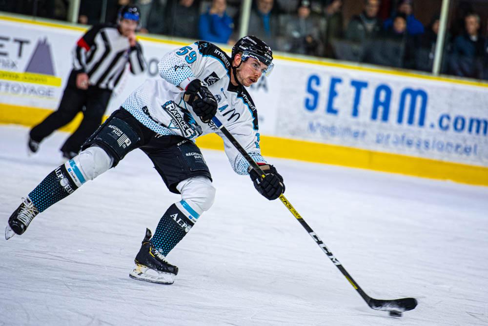 Chamonix  4 - 3 Gap 