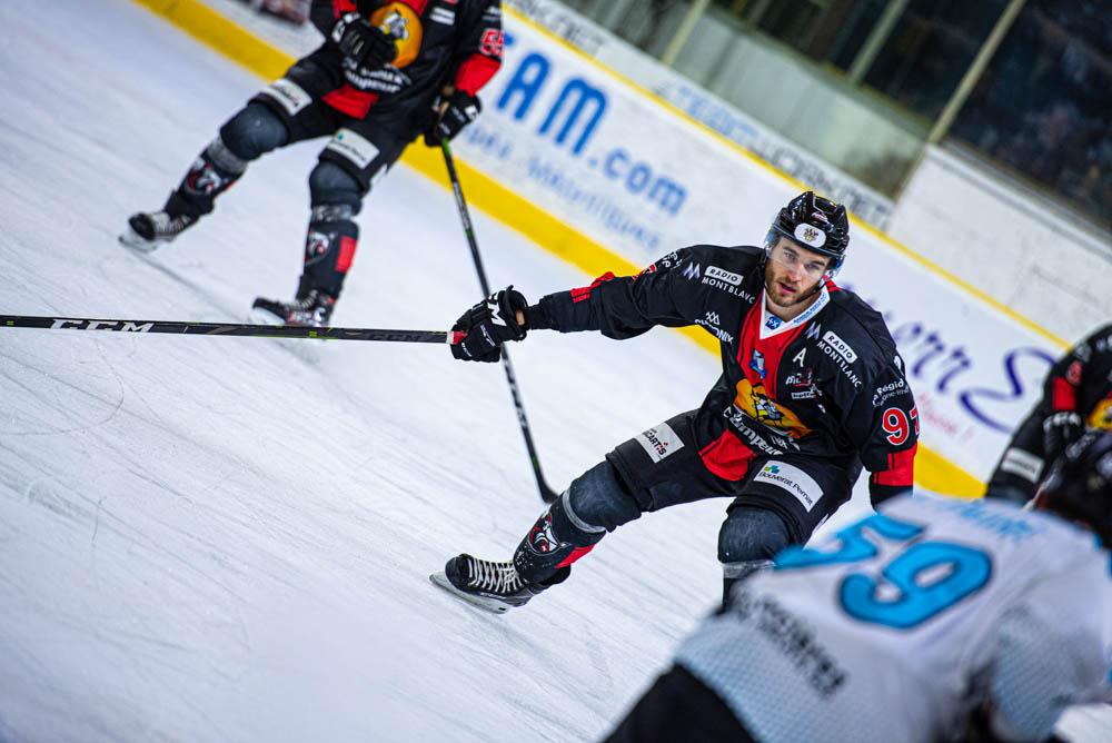Chamonix  4 - 3 Gap 