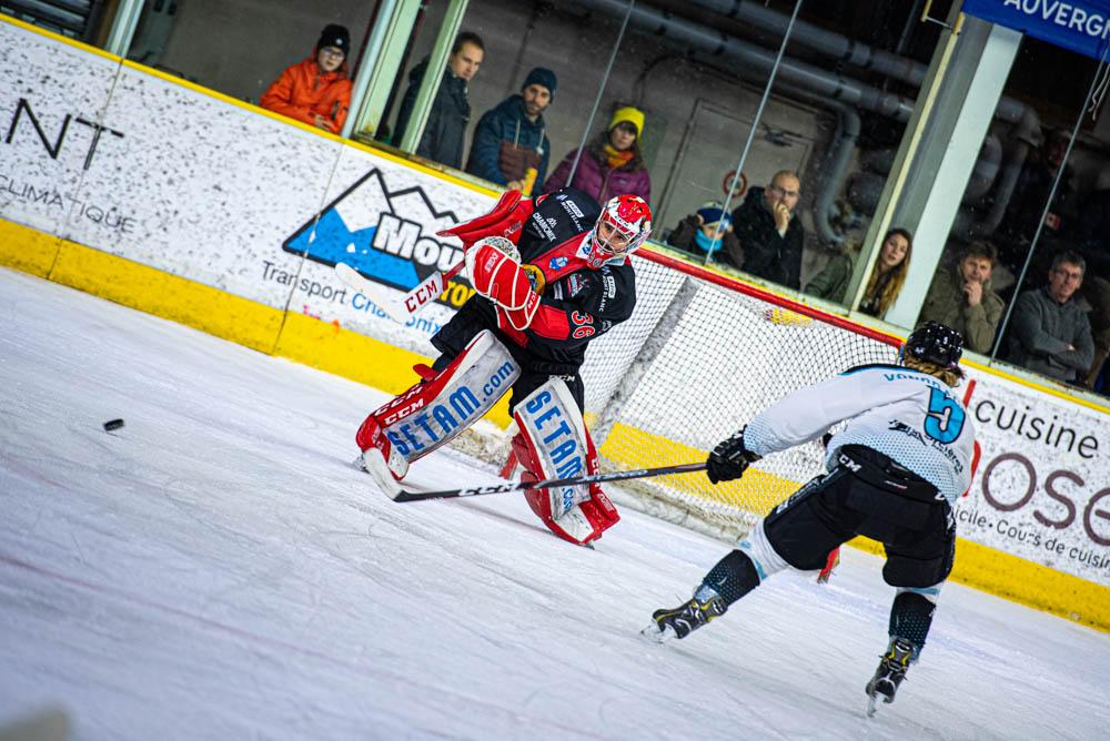 Chamonix  4 - 3 Gap 