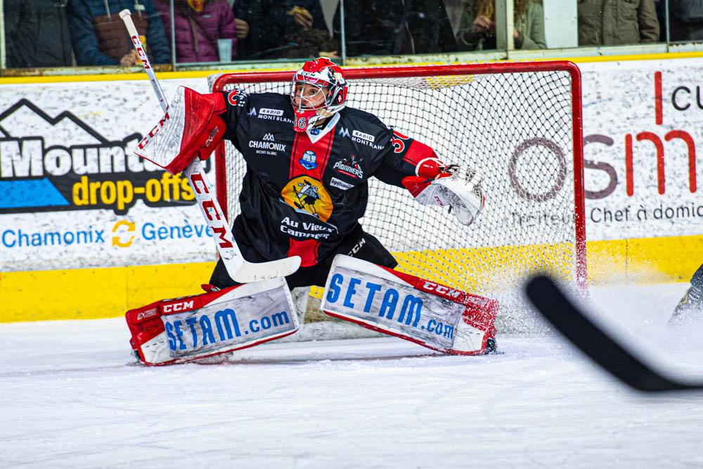 Chamonix  4 - 3 Gap 