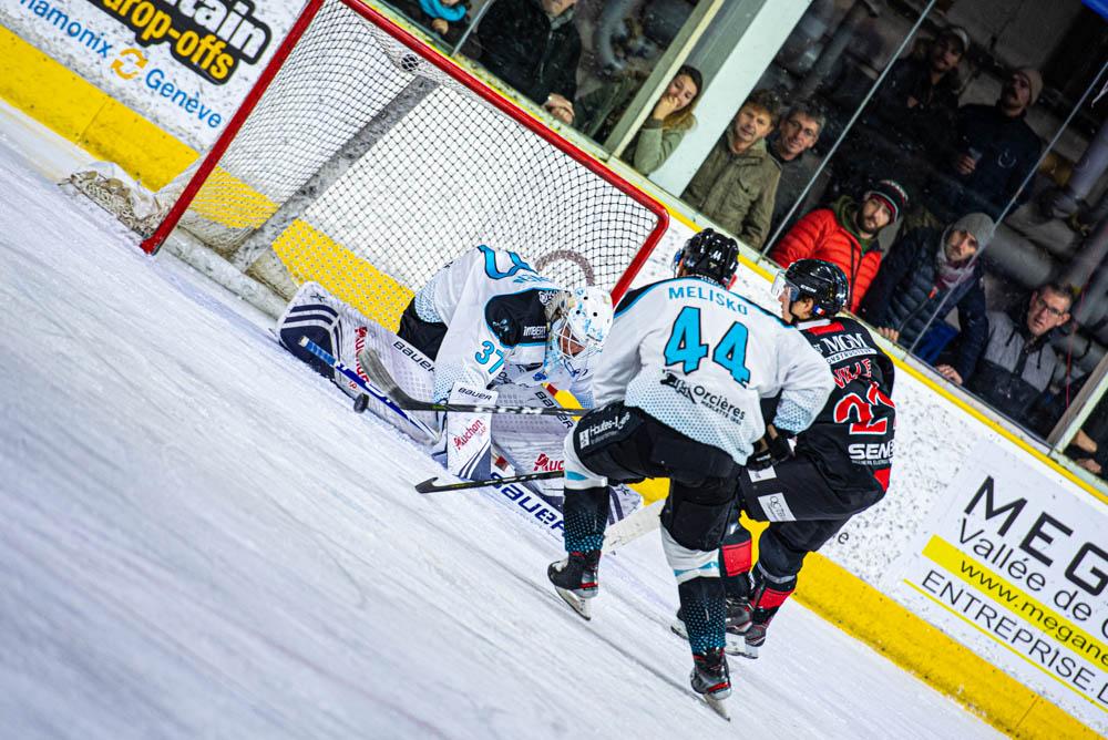 Chamonix  4 - 3 Gap 