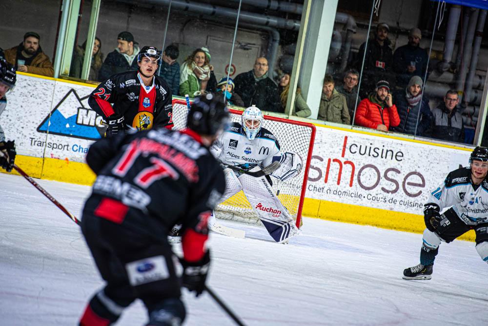 Chamonix  4 - 3 Gap 