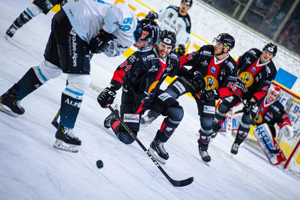 Chamonix  4 - 3 Gap 