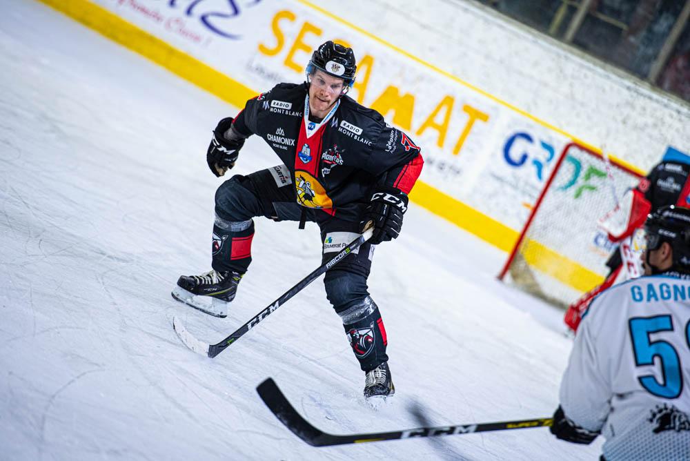 Chamonix  4 - 3 Gap 