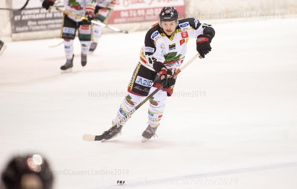 Villard-de-Lans II 0 - 3 Nimes