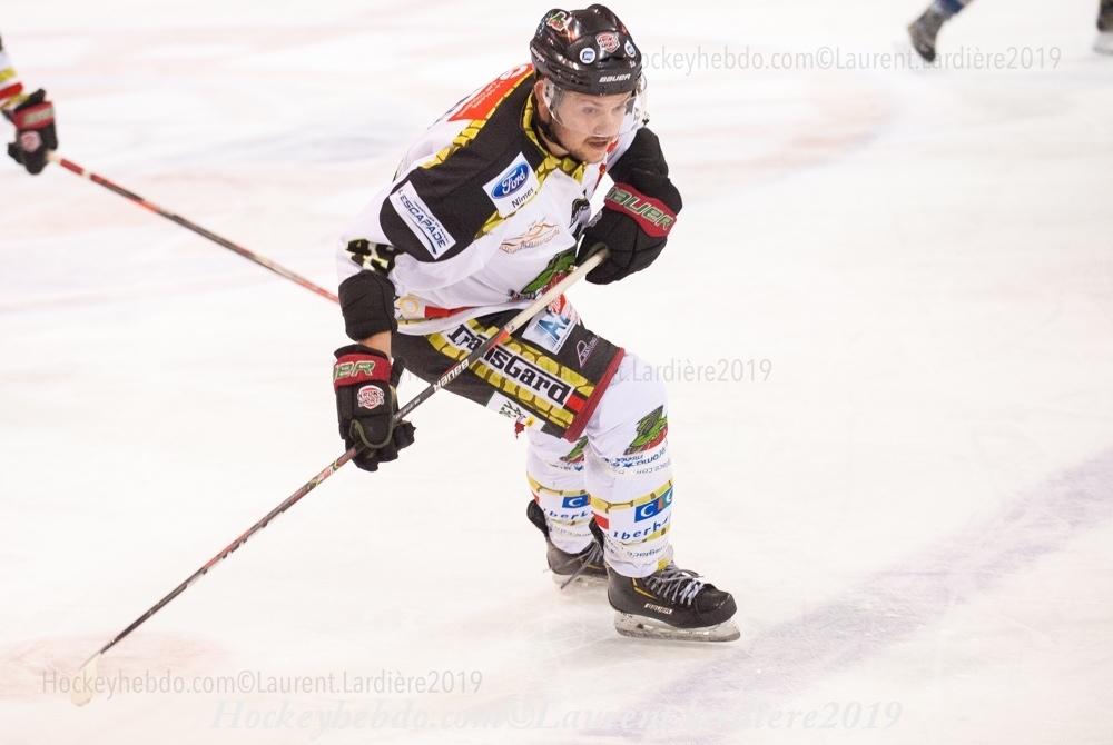 Villard-de-Lans II 0 - 3 Nimes