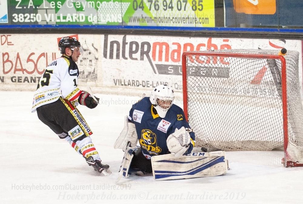 Villard-de-Lans II 0 - 3 Nimes