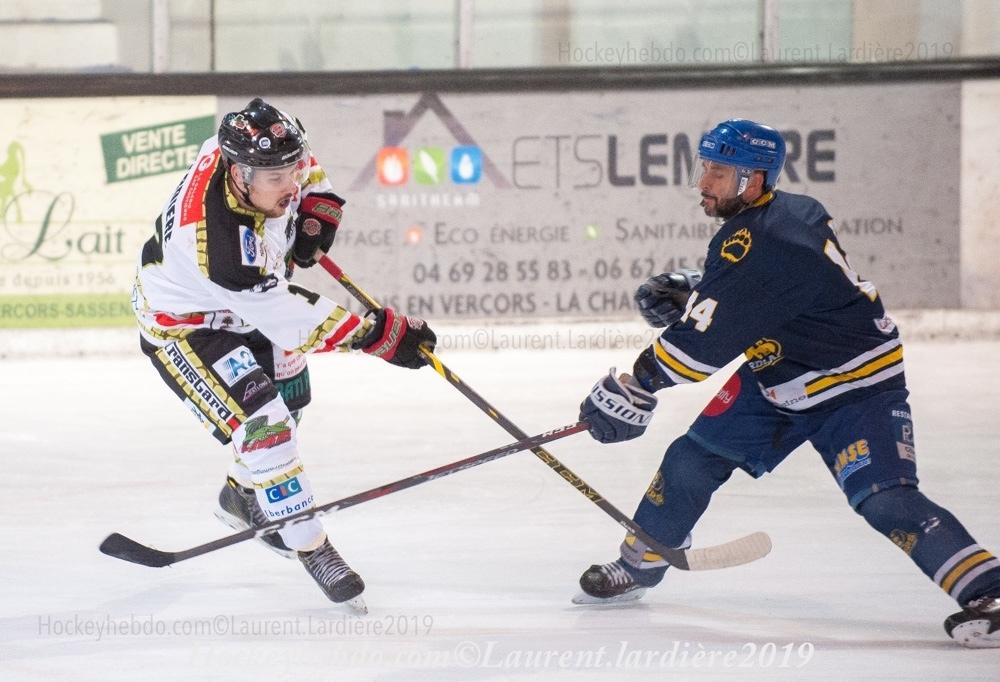 Villard-de-Lans II 0 - 3 Nimes