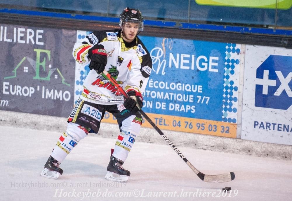 Villard-de-Lans II 0 - 3 Nimes