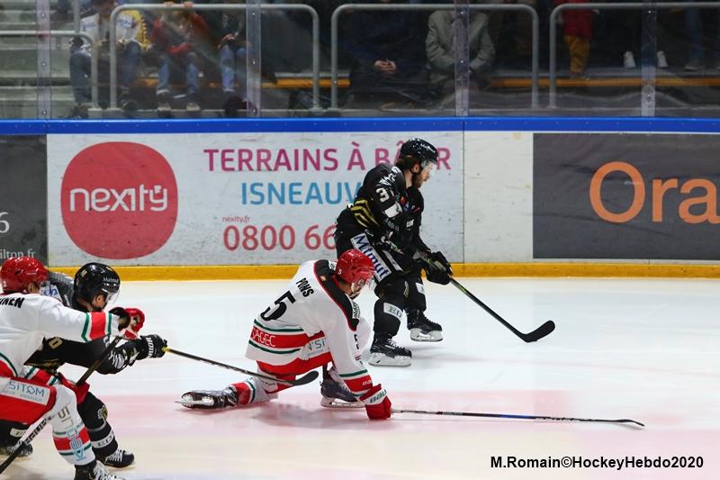 Rouen 3 - 0 Anglet