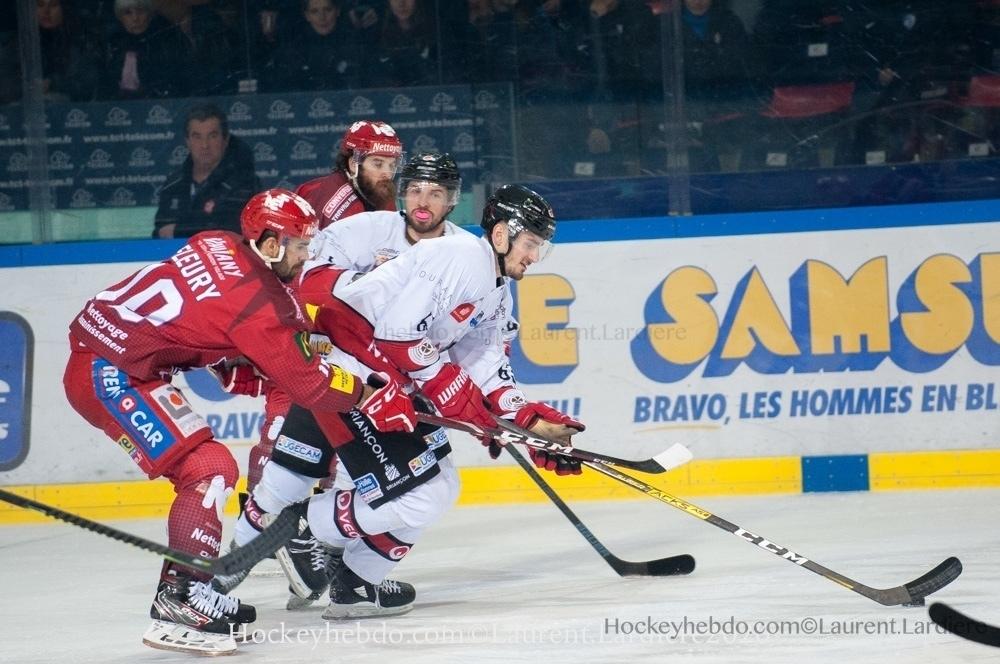 Grenoble  12 - 1 Briançon 