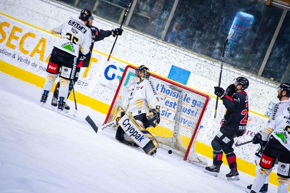 Chamonix  5 - 1 Rouen