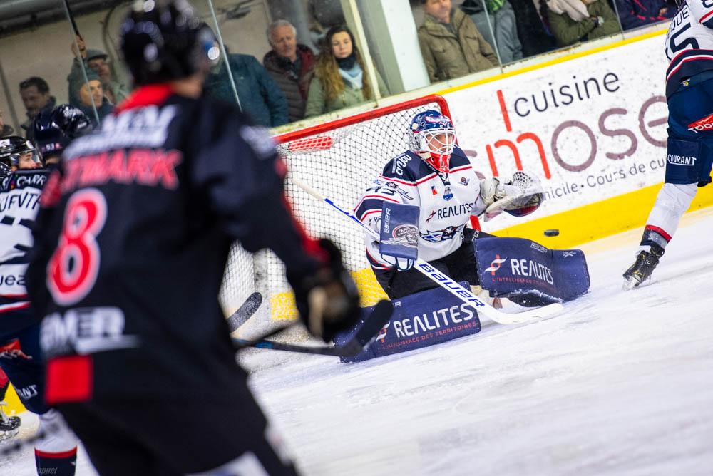 Chamonix  4 - 5 Angers 