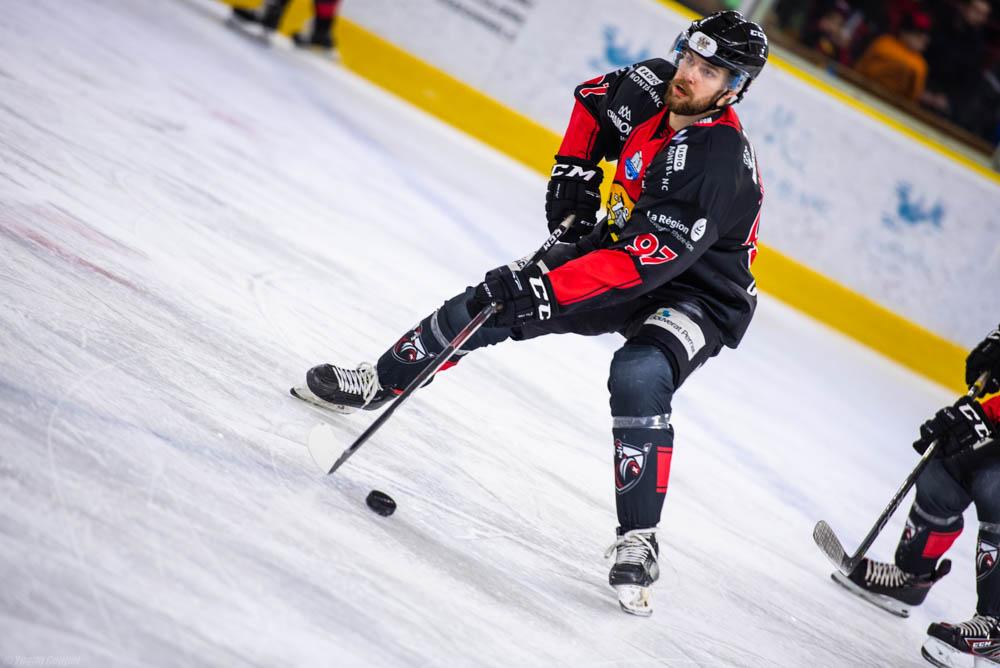 Chamonix  4 - 5 Angers 