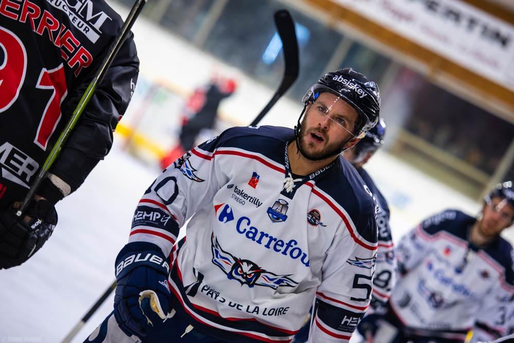 Chamonix  4 - 5 Angers 