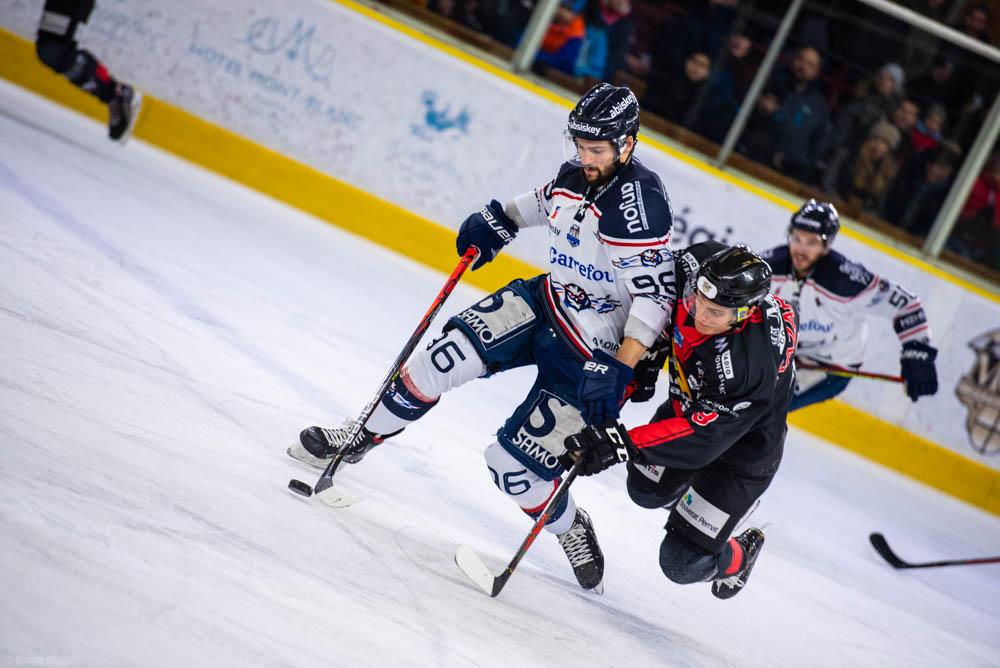 Chamonix  4 - 5 Angers 