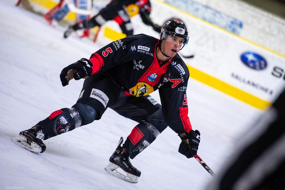 Chamonix  4 - 5 Angers 