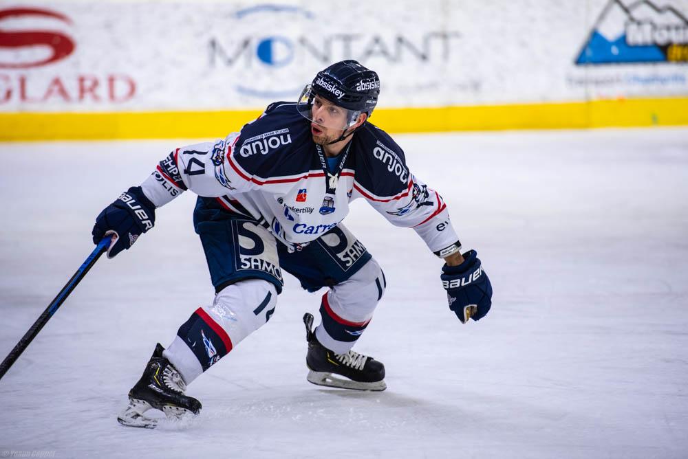Chamonix  4 - 5 Angers 