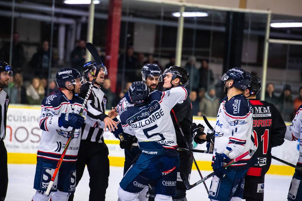 Chamonix  4 - 5 Angers 