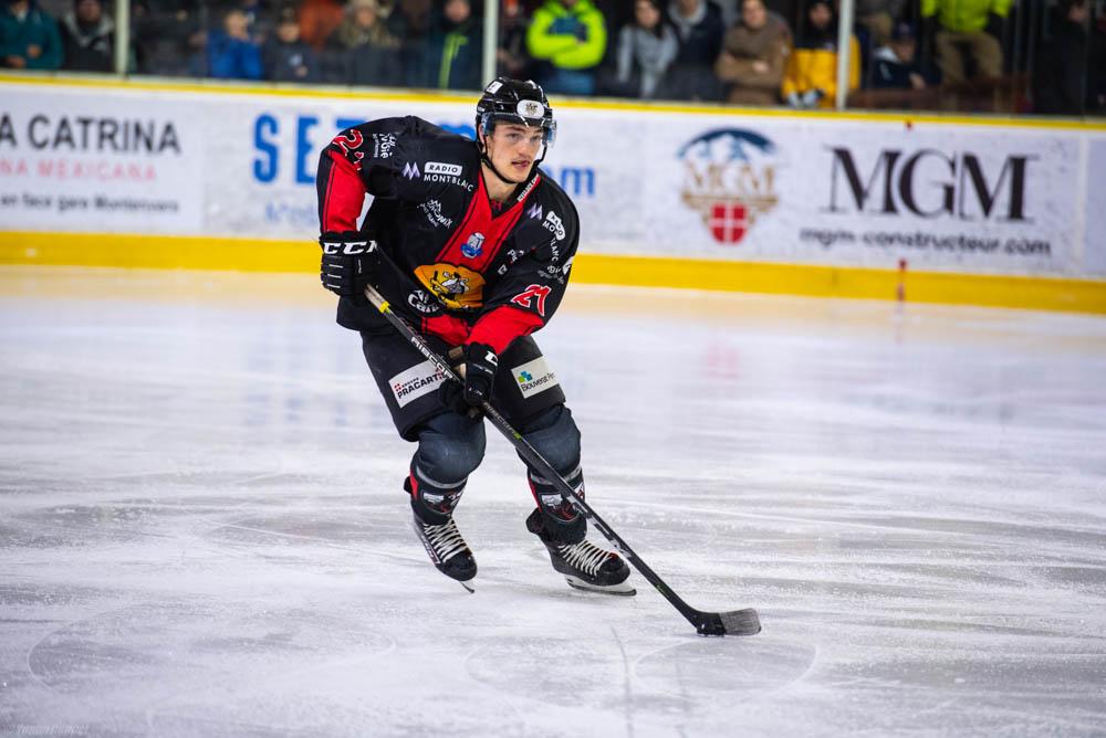 Chamonix  4 - 5 Angers 