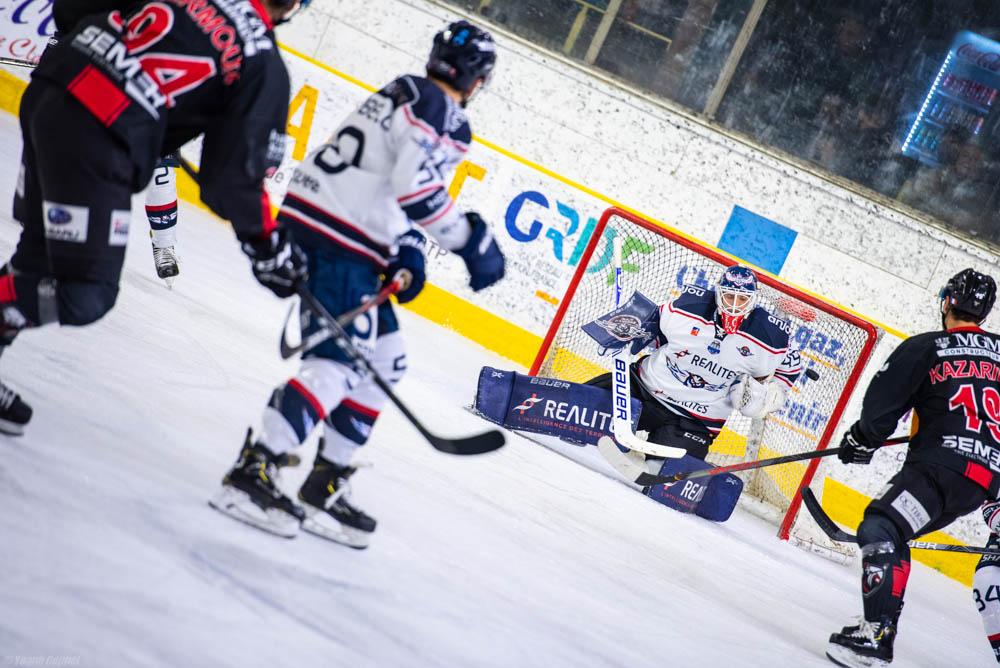 Chamonix  4 - 5 Angers 