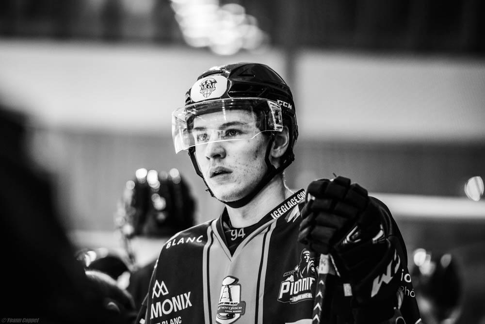 Chamonix  4 - 5 Angers 
