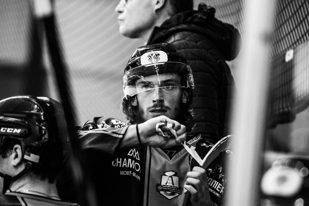 Chamonix  4 - 5 Angers 