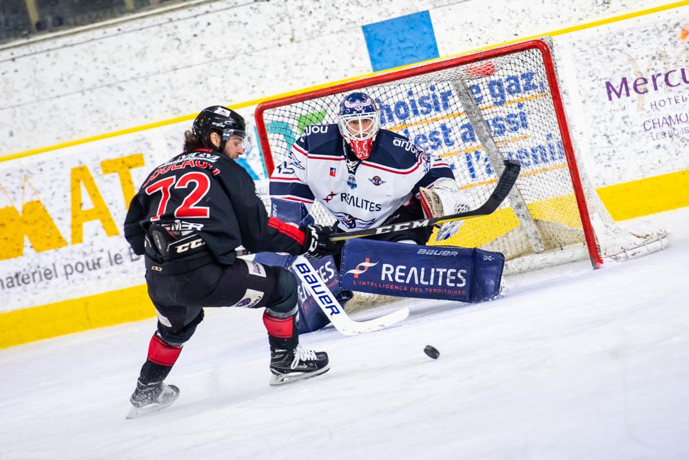 Chamonix  4 - 5 Angers 
