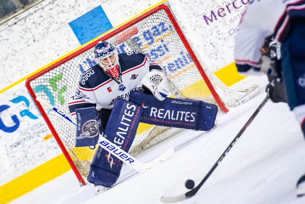 Chamonix  4 - 5 Angers 