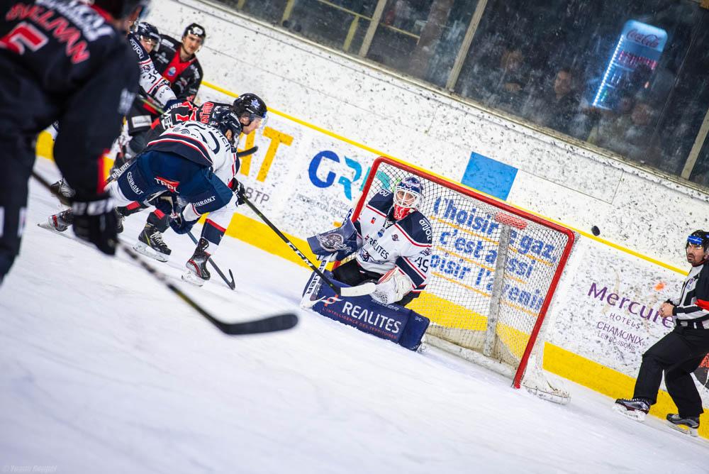 Chamonix  4 - 5 Angers 