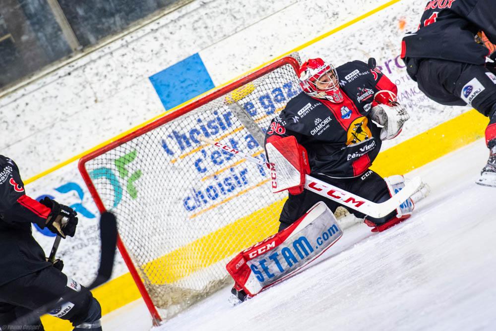 Chamonix  4 - 5 Angers 