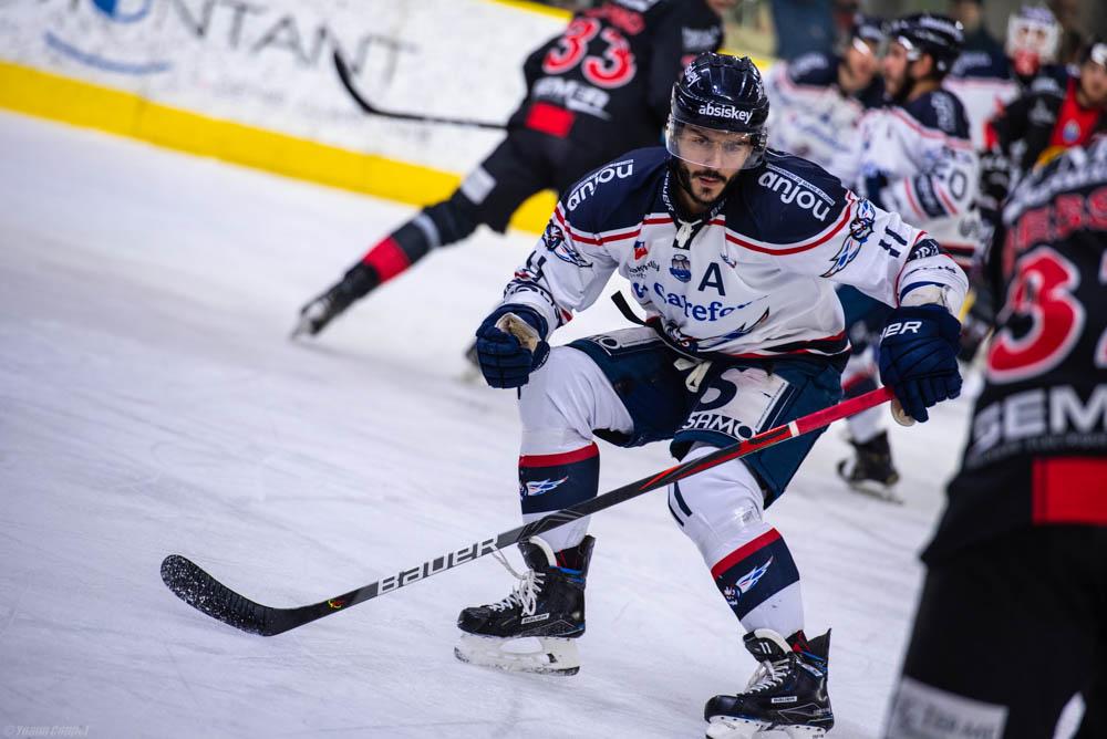 Chamonix  4 - 5 Angers 
